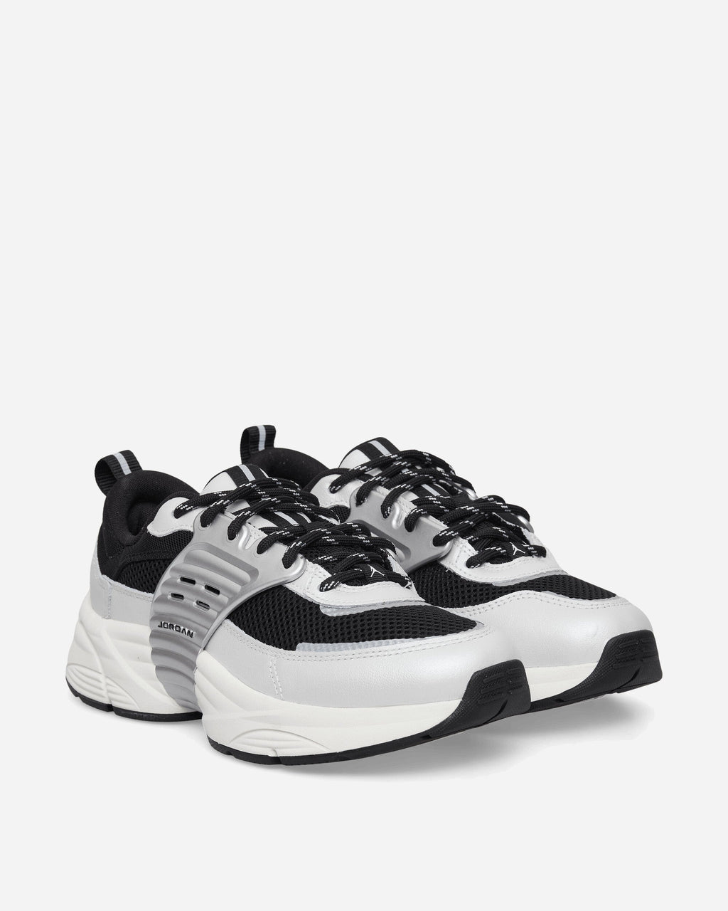 Jordan Trunner O/S Sneakers Photon Dust / Black / Sail / White