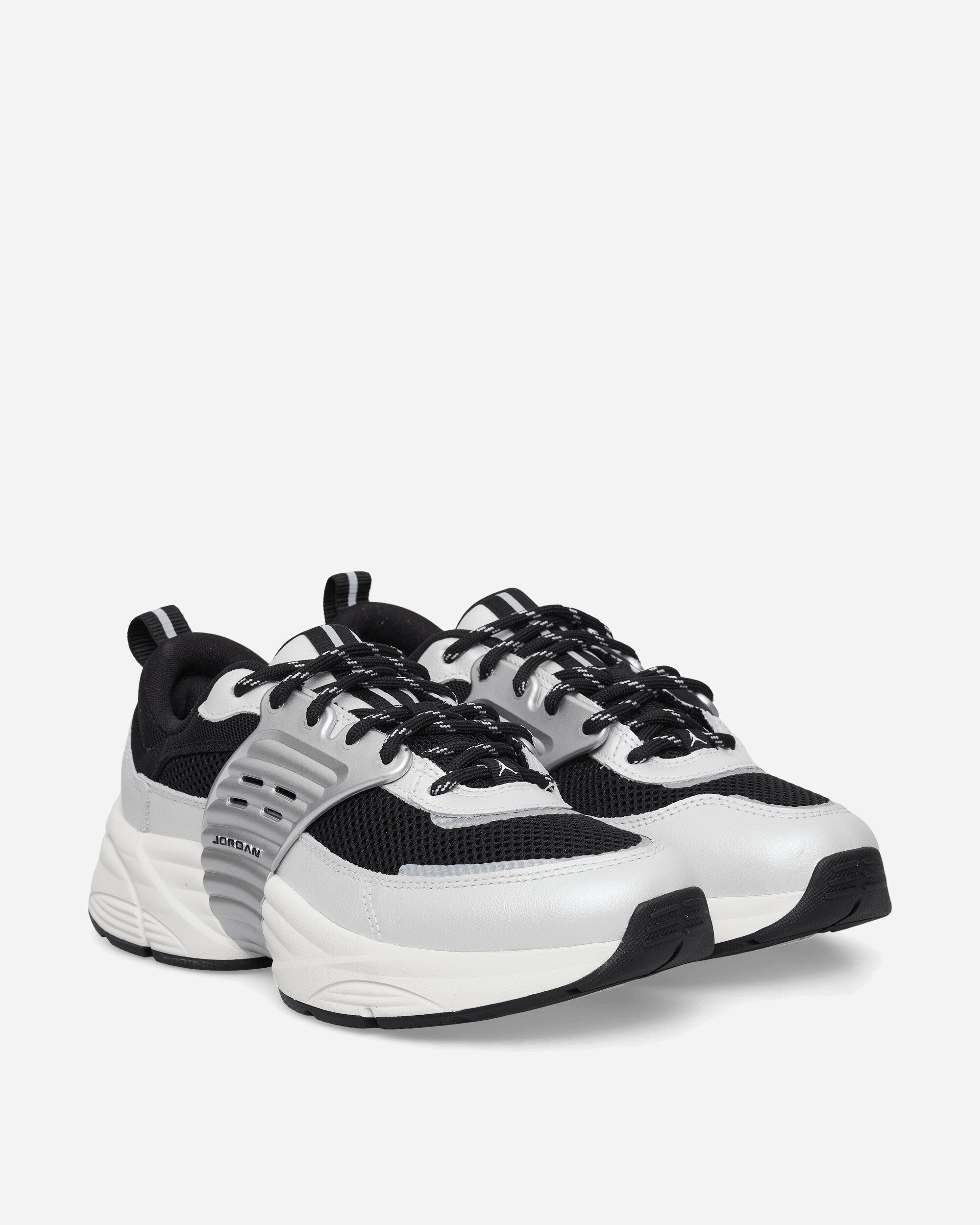 Jordan Trunner O/S Sneakers Photon Dust / Black / Sail / White