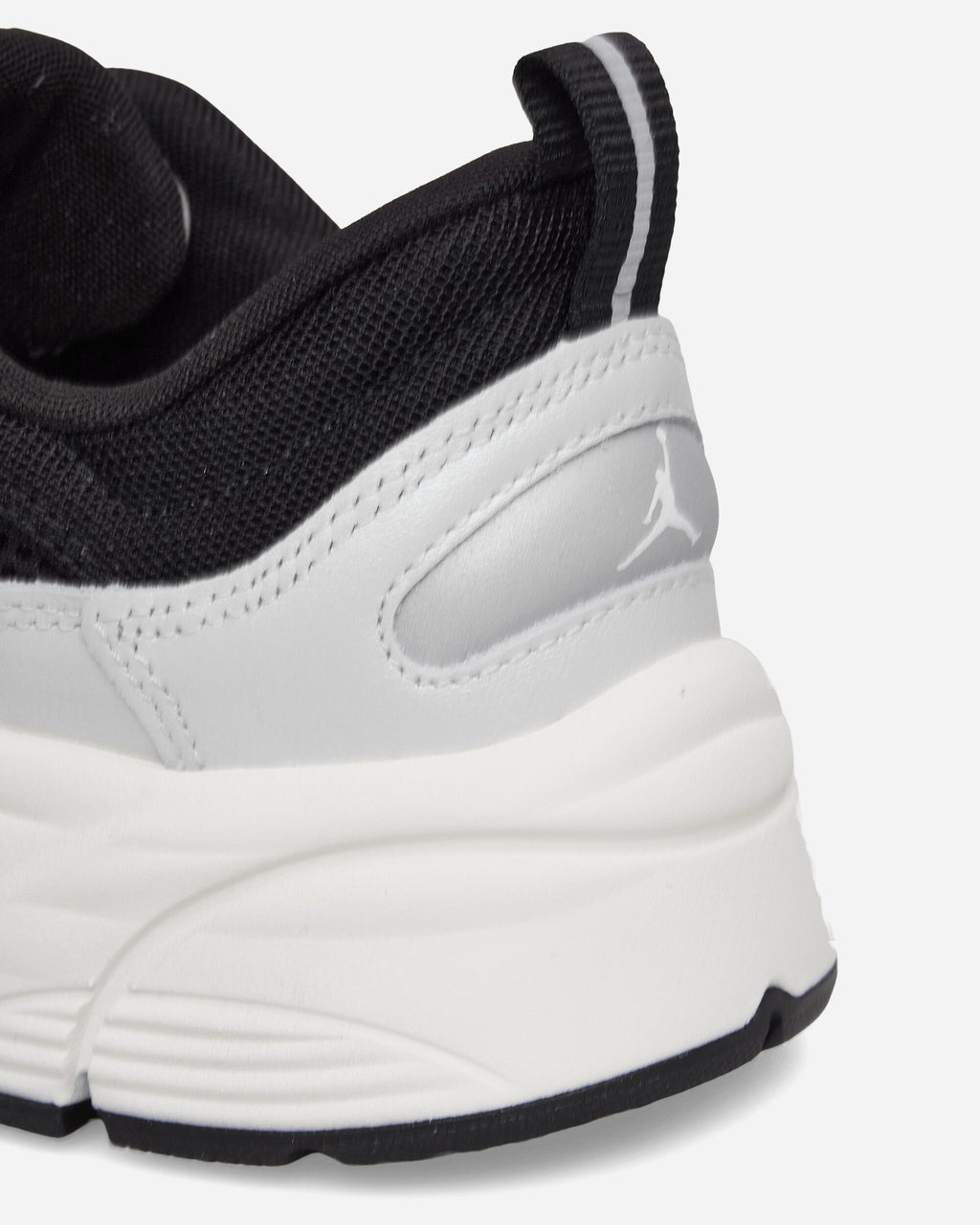 Jordan Trunner O/S Sneakers Photon Dust / Black / Sail / White