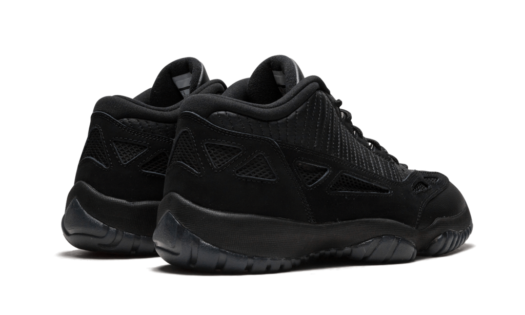 11 Retro Low "Referee" 306008 003