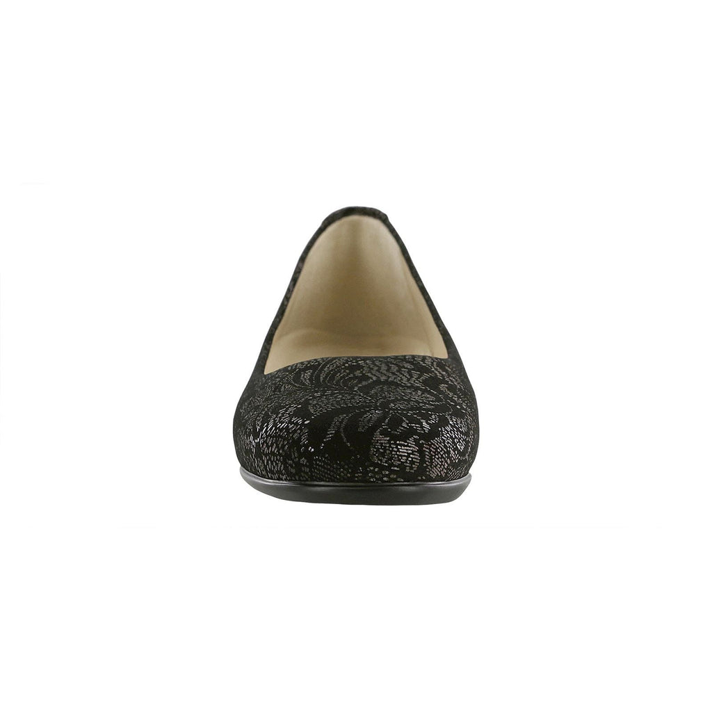 Women's Scenic Ballet Flat in Black Lace
