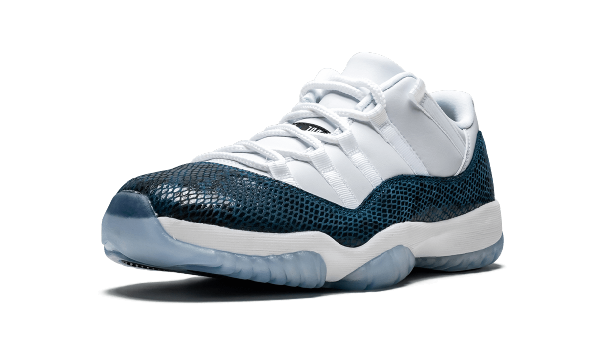 11 Retro Low LE "Blue Snakeskin" CD6846 102