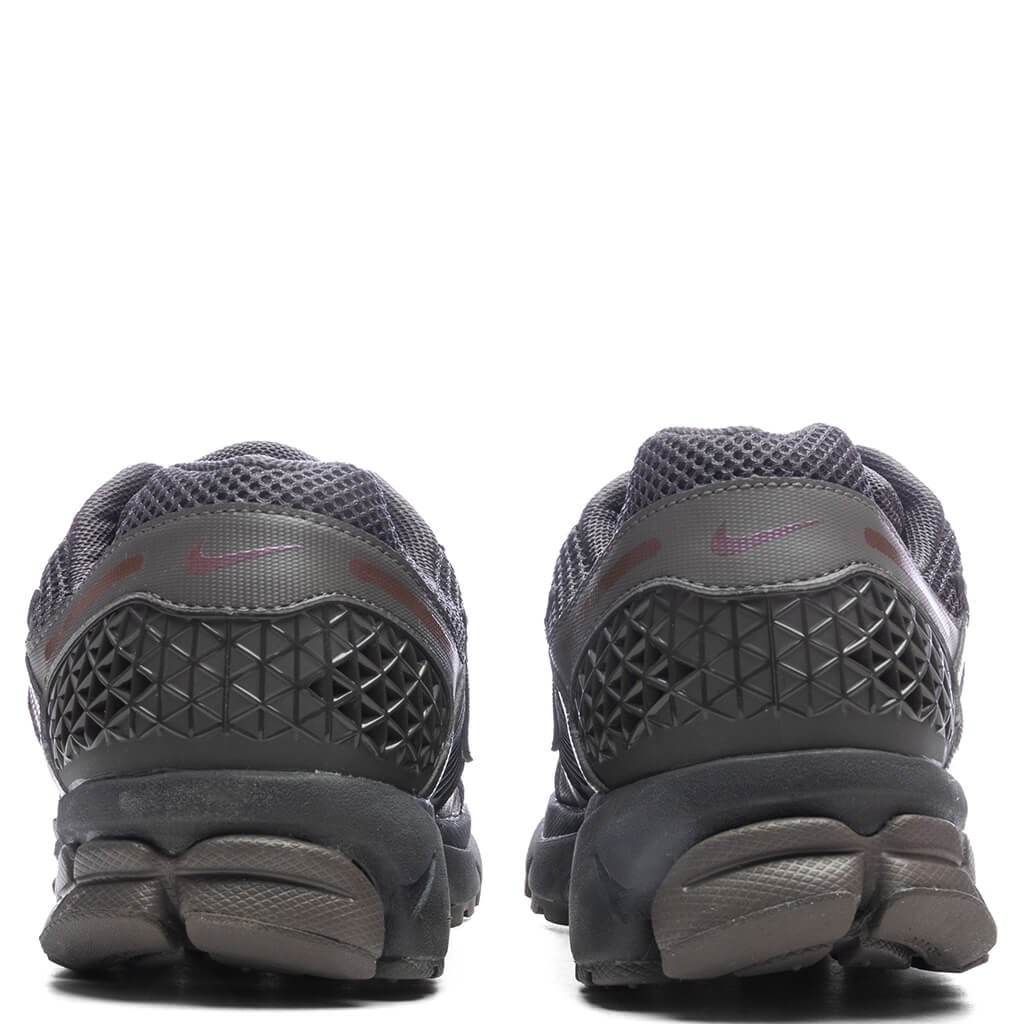 Zoom Vomero 5 - Cave Stone/Metallic Silver/Multi - Color