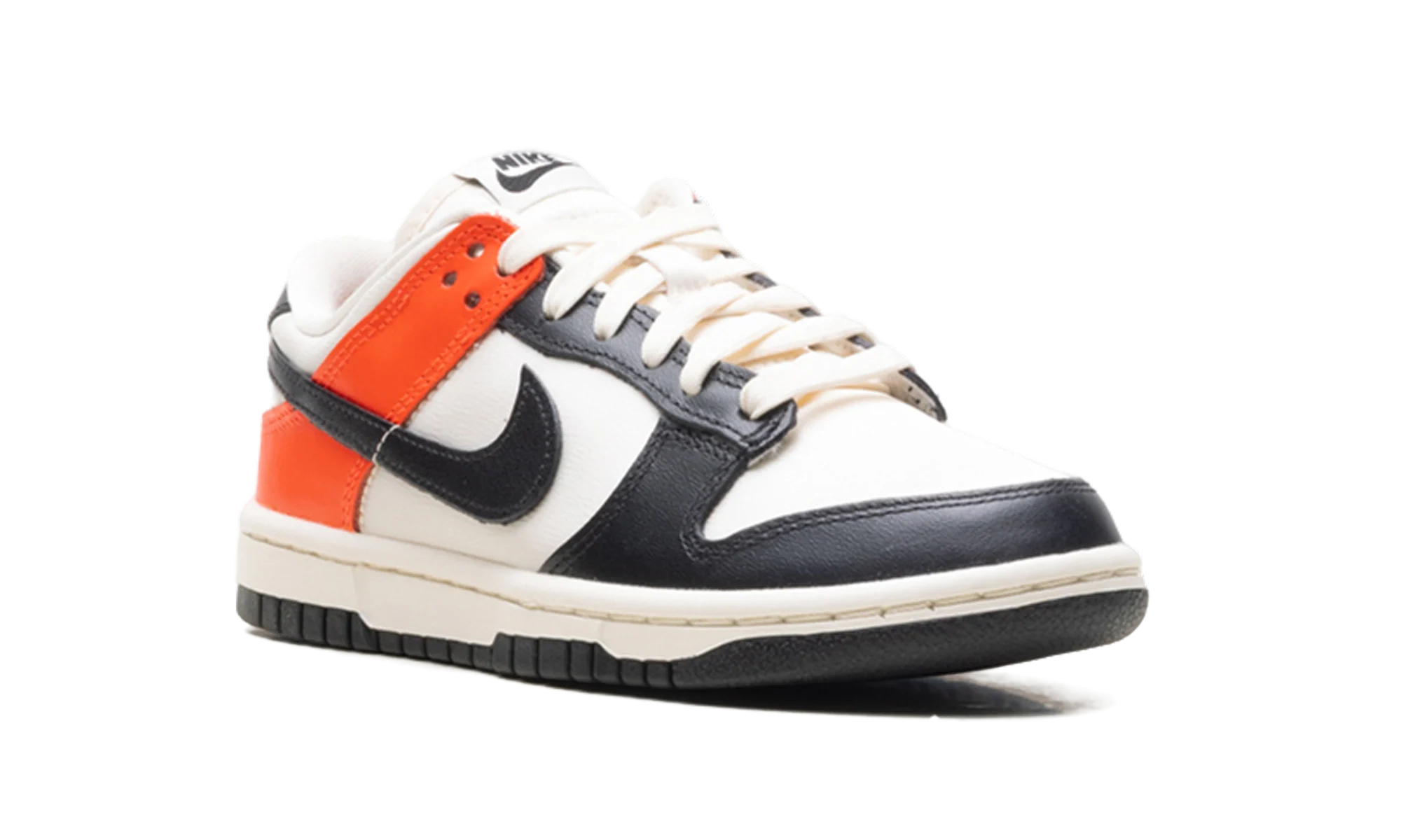 Dunk Low WMNS "Black Toe Bright Crimson" HQ3423 635