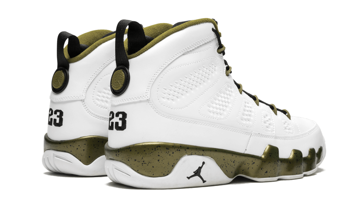 9 Retro "Statue" 302370 109