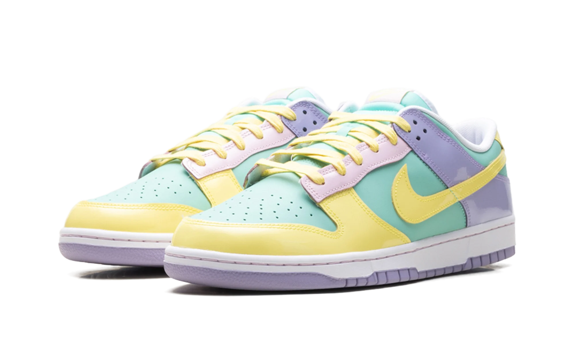 Dunk Low "Easter (2026)" IQ9404 349