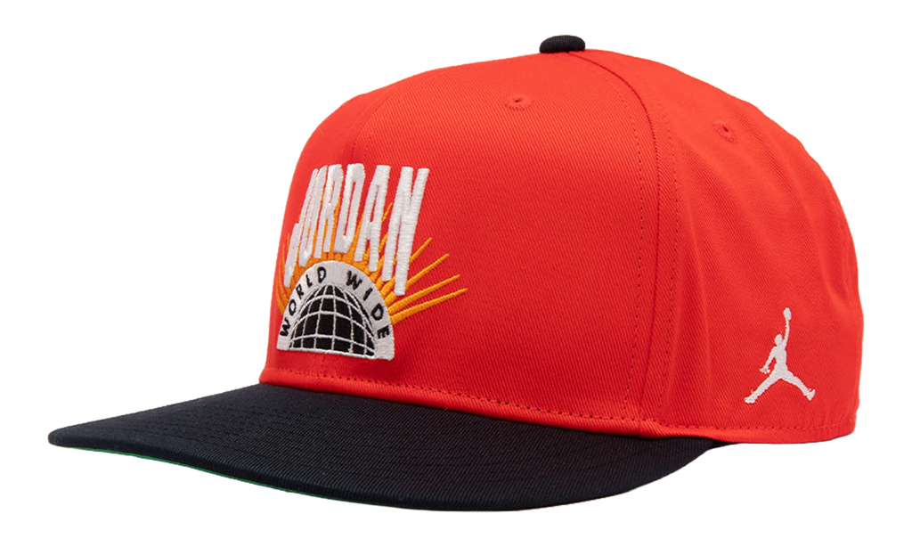 Jordan Essentials Pro Structured Flat Bill Hat "Chile Red / Kelly Green / Sail" IF3508 673
