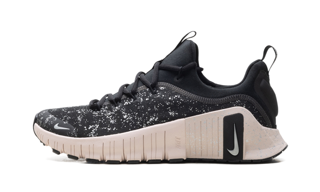 Free Metcon 6 SE WMNS"Black Silt Red" HV2017 001
