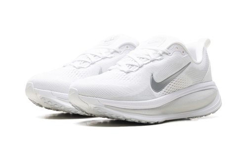 Vomero 18 WMNS"White Photon Dust Summit White Metallic Silver" HM6804 104