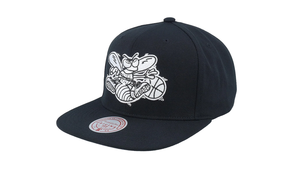 NBA Hardwood Classics Evergreen Black White Snapback Cap "Charlotte Hornets - Black" HS8549 CHOBLCK