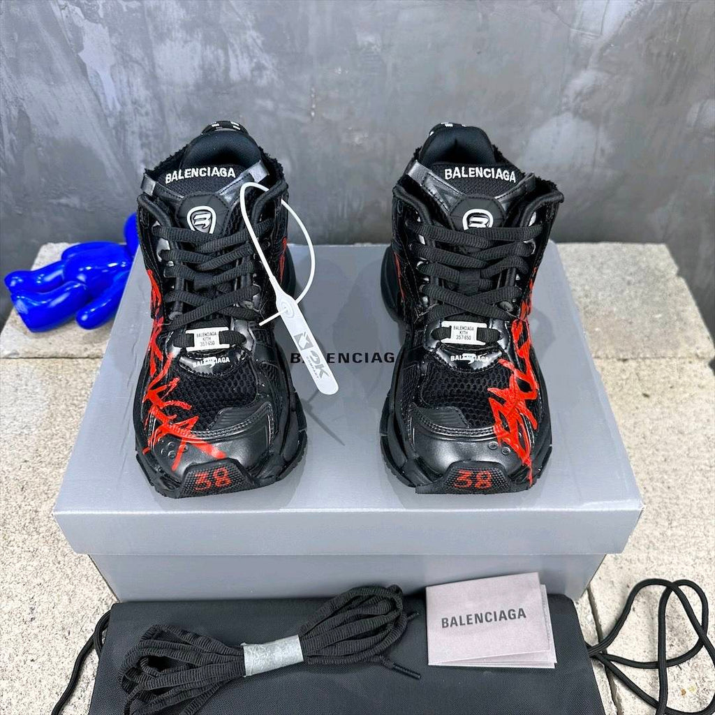 Runner Graffiti Black Red