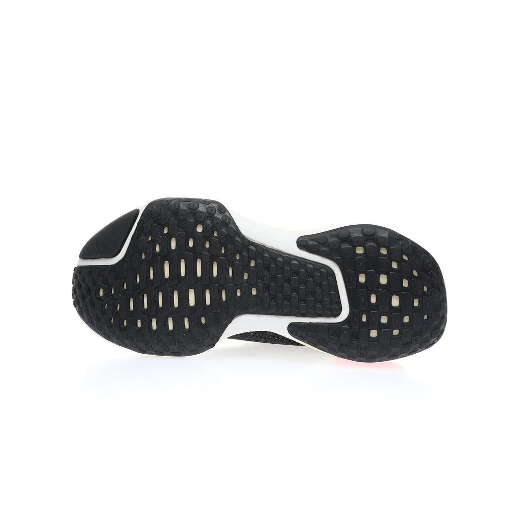 ZoomX Invincible Run 3 Oreo
