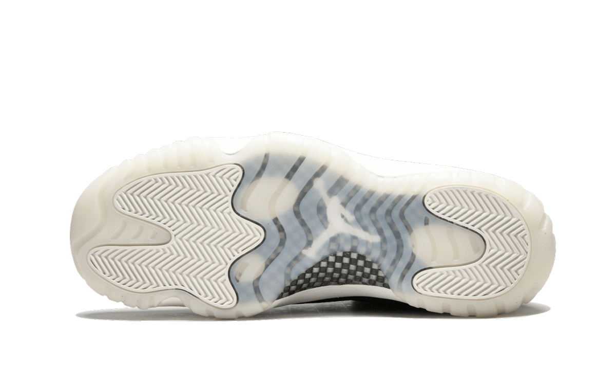 11 Retro Low "RE2PECT" AV2187 441