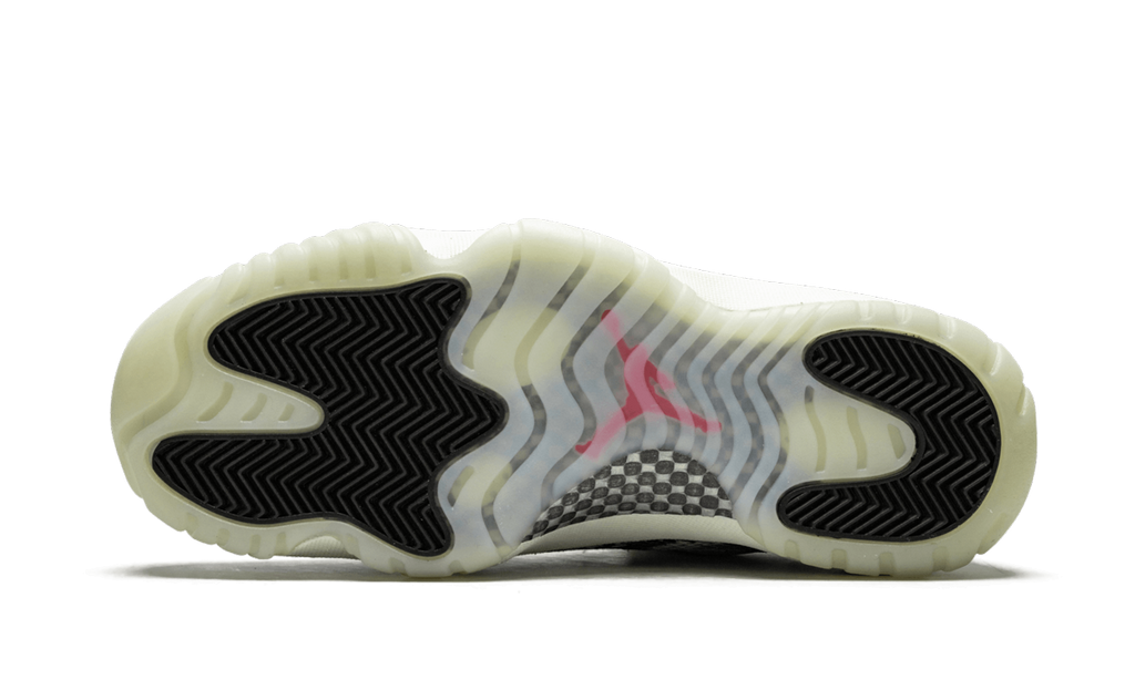 11 Retro Low "Snakeskin Light Bone" CD6846 002