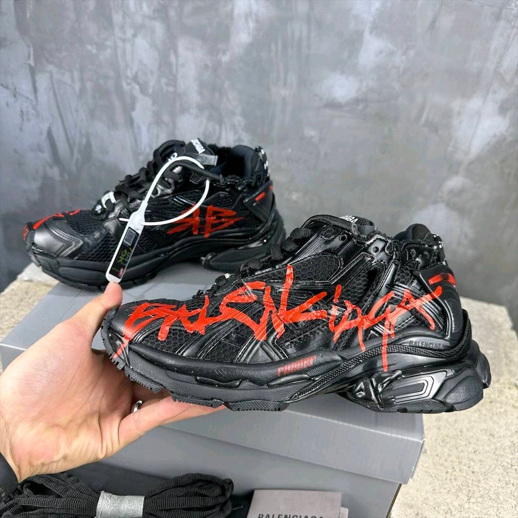 Runner Graffiti Black Red