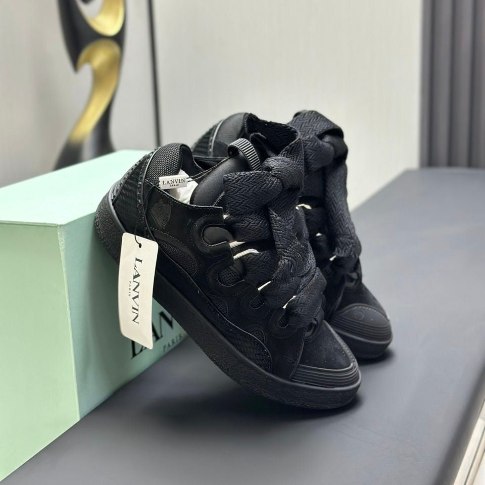Leather Curb Triple Black