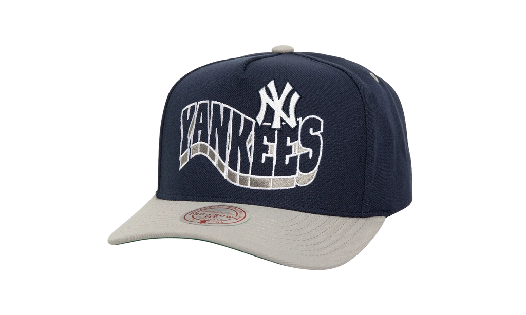 MLB Wavy Pro Snapback Cap "New York Yankees - Navy" HP9616 NYYNAVY