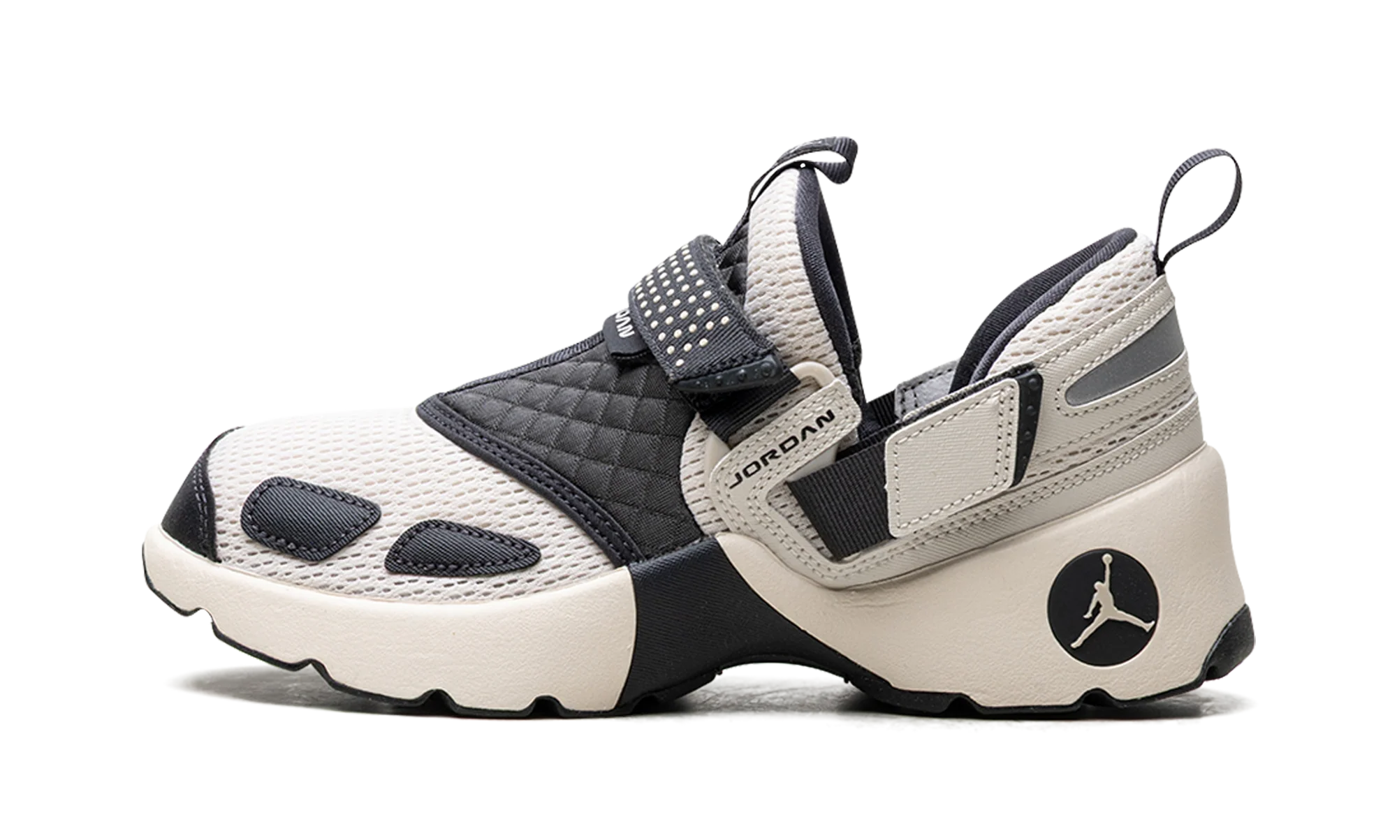 Jordan Trunner LX WMNS "Light Orewood Brown" HQ2164 102