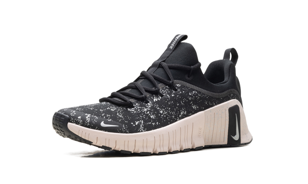 Free Metcon 6 SE WMNS"Black Silt Red" HV2017 001