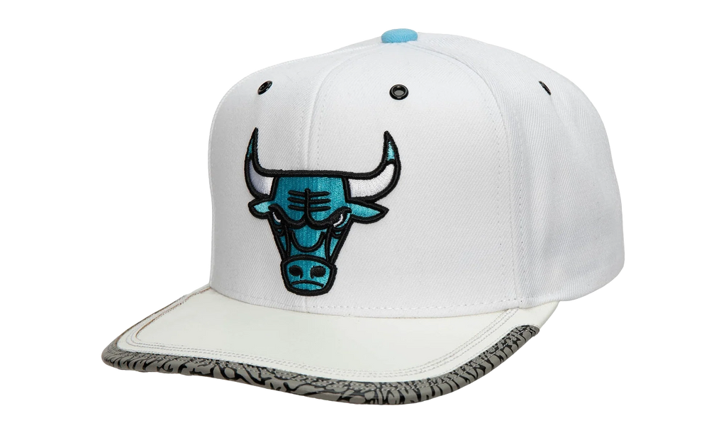 NBA Day 3 Snapback Cap "Chicago Bulls - White / Light Blue" HHSS4373 CBUYYPPPWHLB