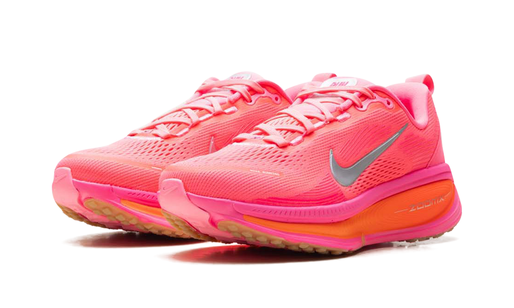 Vomero 18 WMNS"Digital Pink Hyper Orange" HM6804 602