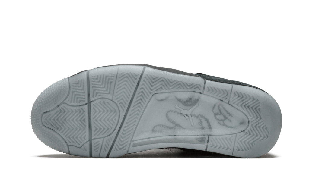 4 Retro "Kaws - Black" 930155 001