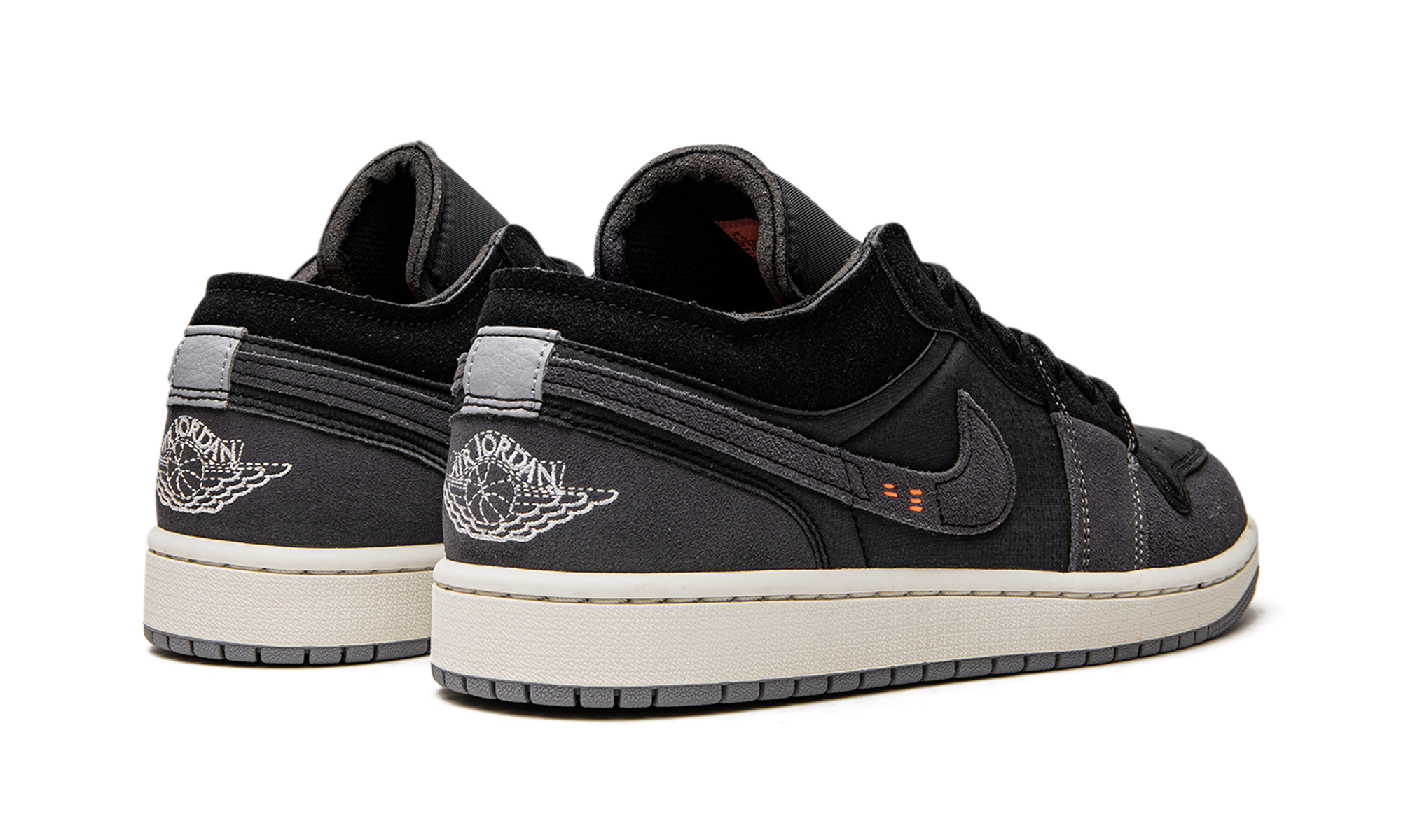 1 Low SE Craft "Inside Out - Black" DN1635 001