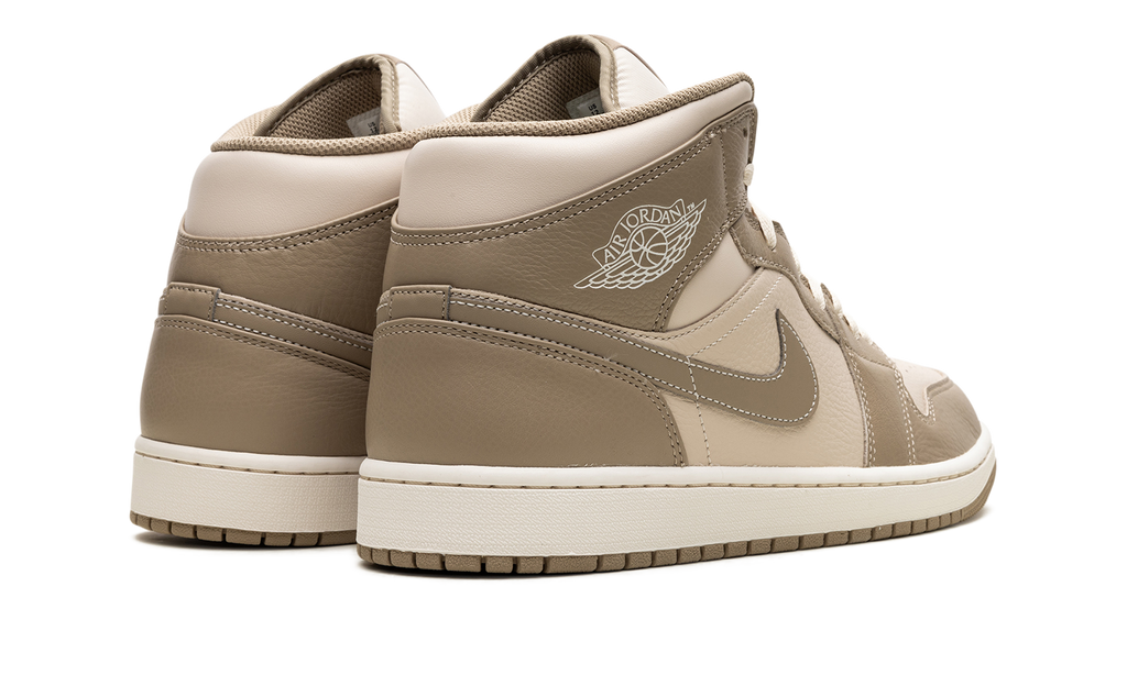 1 Mid "LEGEND LIGHT BROWN" HF4830 203