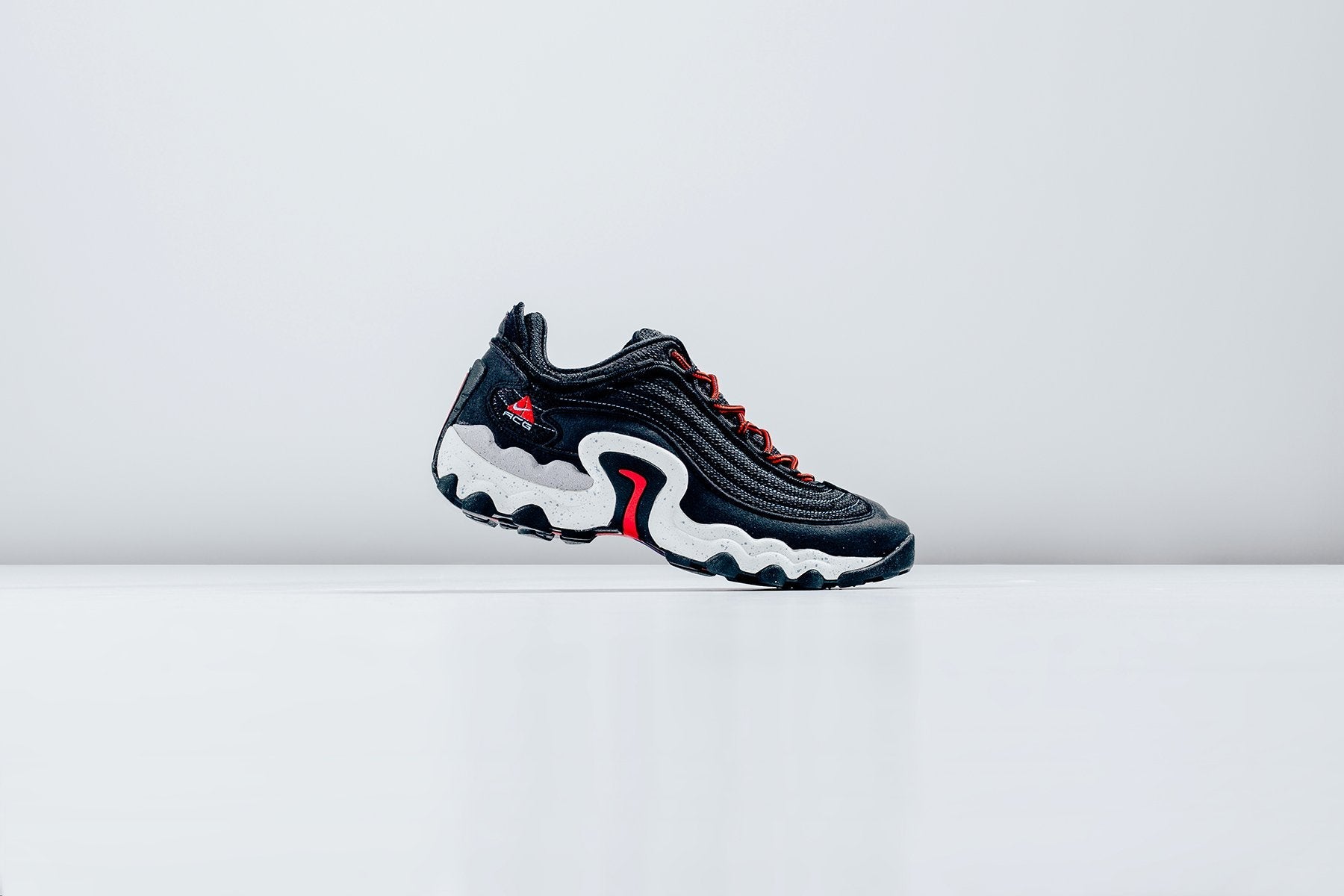 ACG Air Skarn - Black/Habanero Red