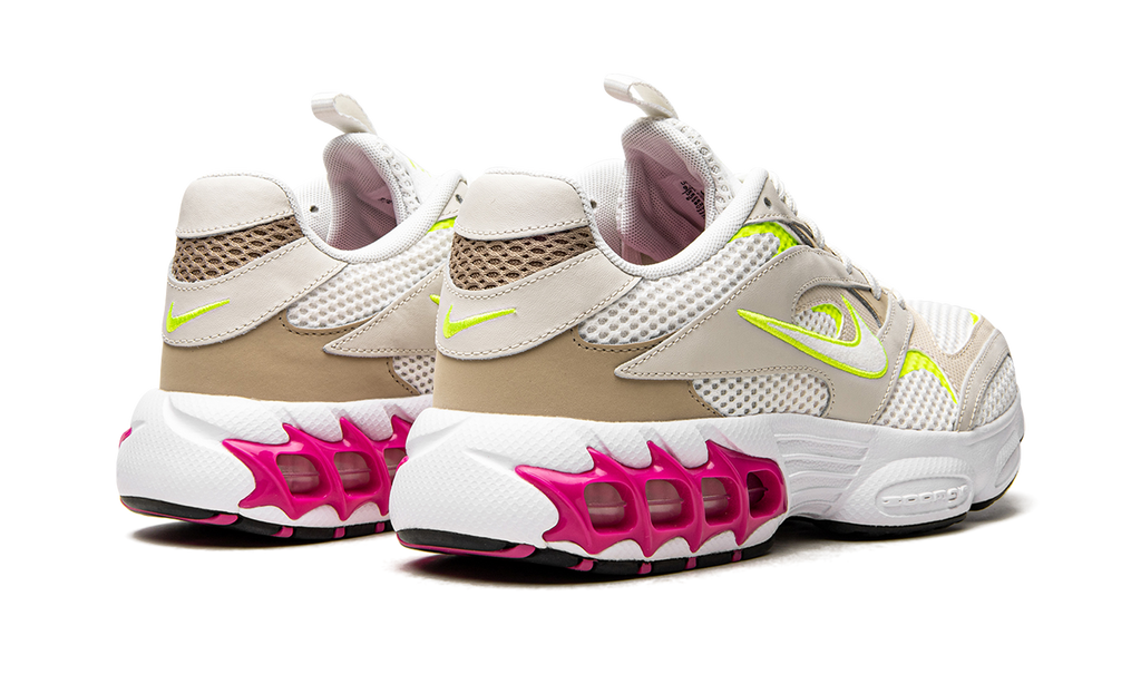 WMNS Zoom Air Fire"Summit White and Total Orange" CW3876 106
