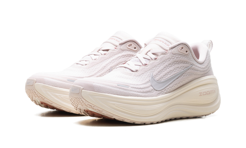 Vomero Plus WMNS"Silt Red Stardust" HV8154 605