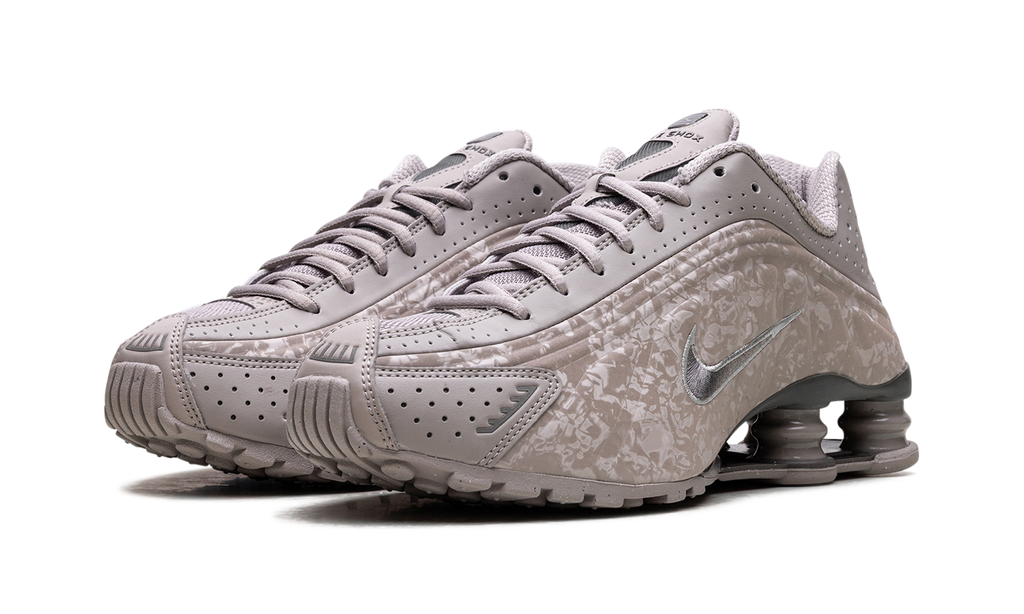 Shox R4 WMNS"Flat Pewter Floral" HV0934 001