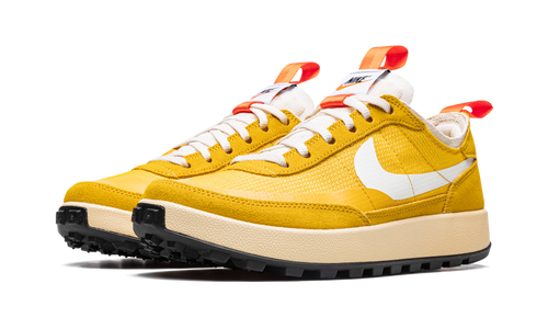 GENERAL PURPOSE SHOE WMNS"Tom Sachs - Dark Sulfur" DA6672 700