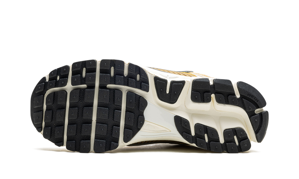 Zoom Vomero 5 WMNS"Metallic Gold" HF7723 001