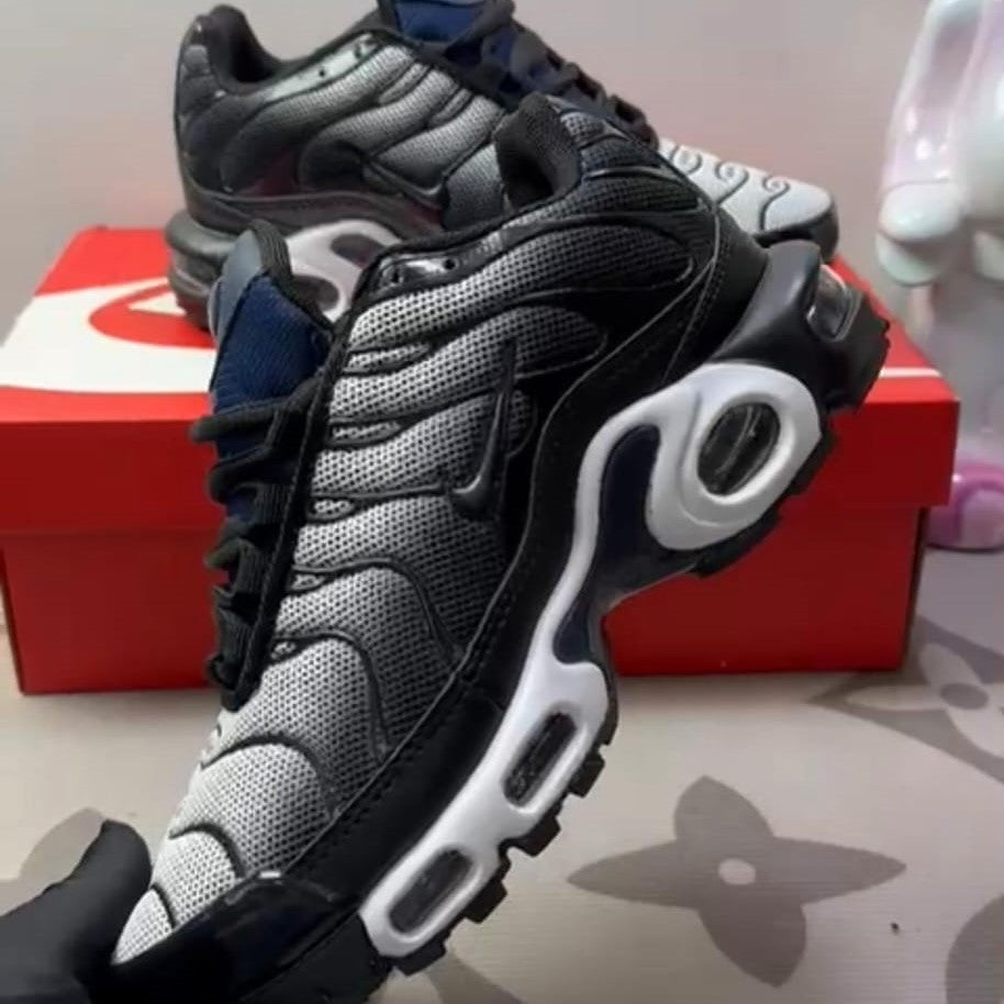 TN Air Max Plus Black Midnight Navy
