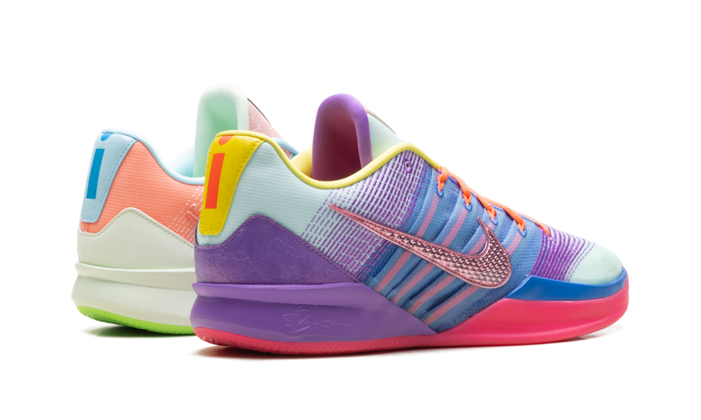 Sabrina 3 WMNS"What The" IO7845 300