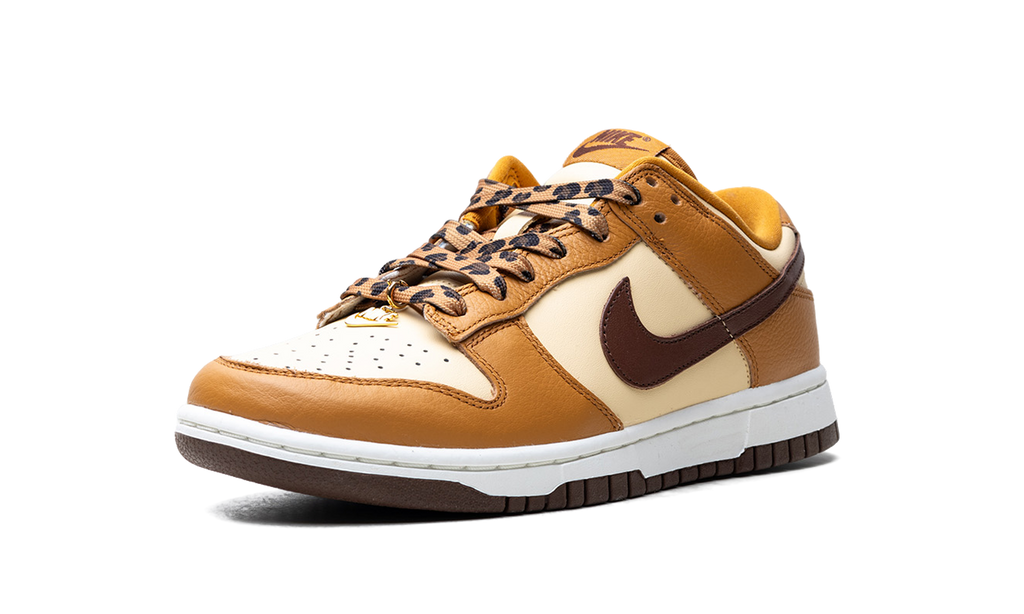 Dunk Low SE WMNS"Cherry Charms - Desert Ochre" HQ7487 700