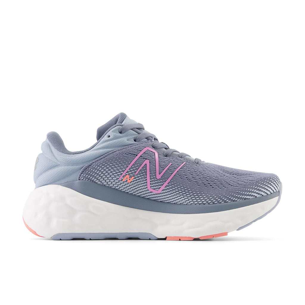 Women's Fresh Foam 840 in Arctic grey with Raspberry
