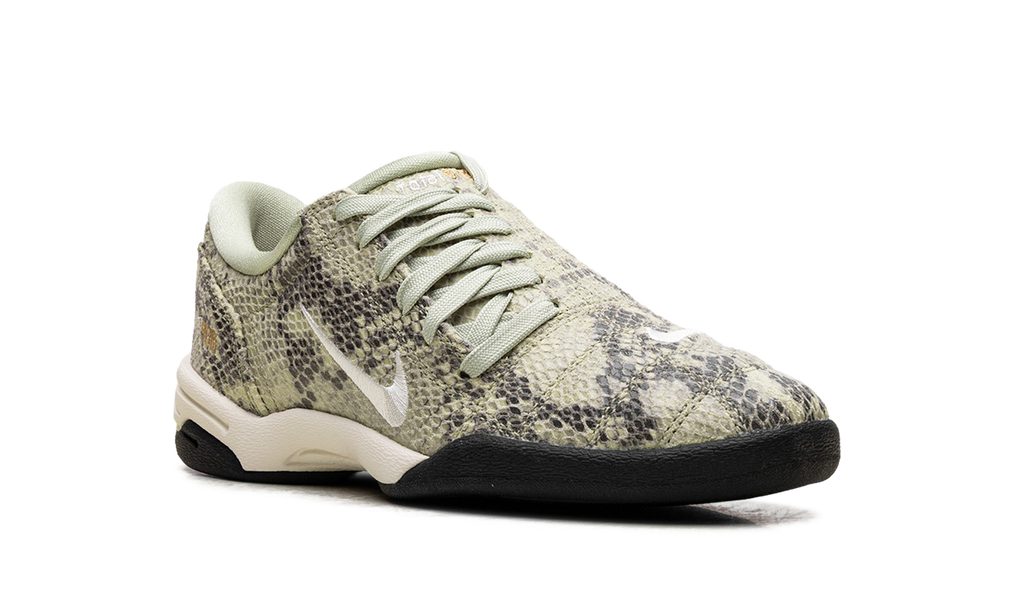 Total 90 SE WMNS"Olive Aura Pale Ivory" IB4204 301